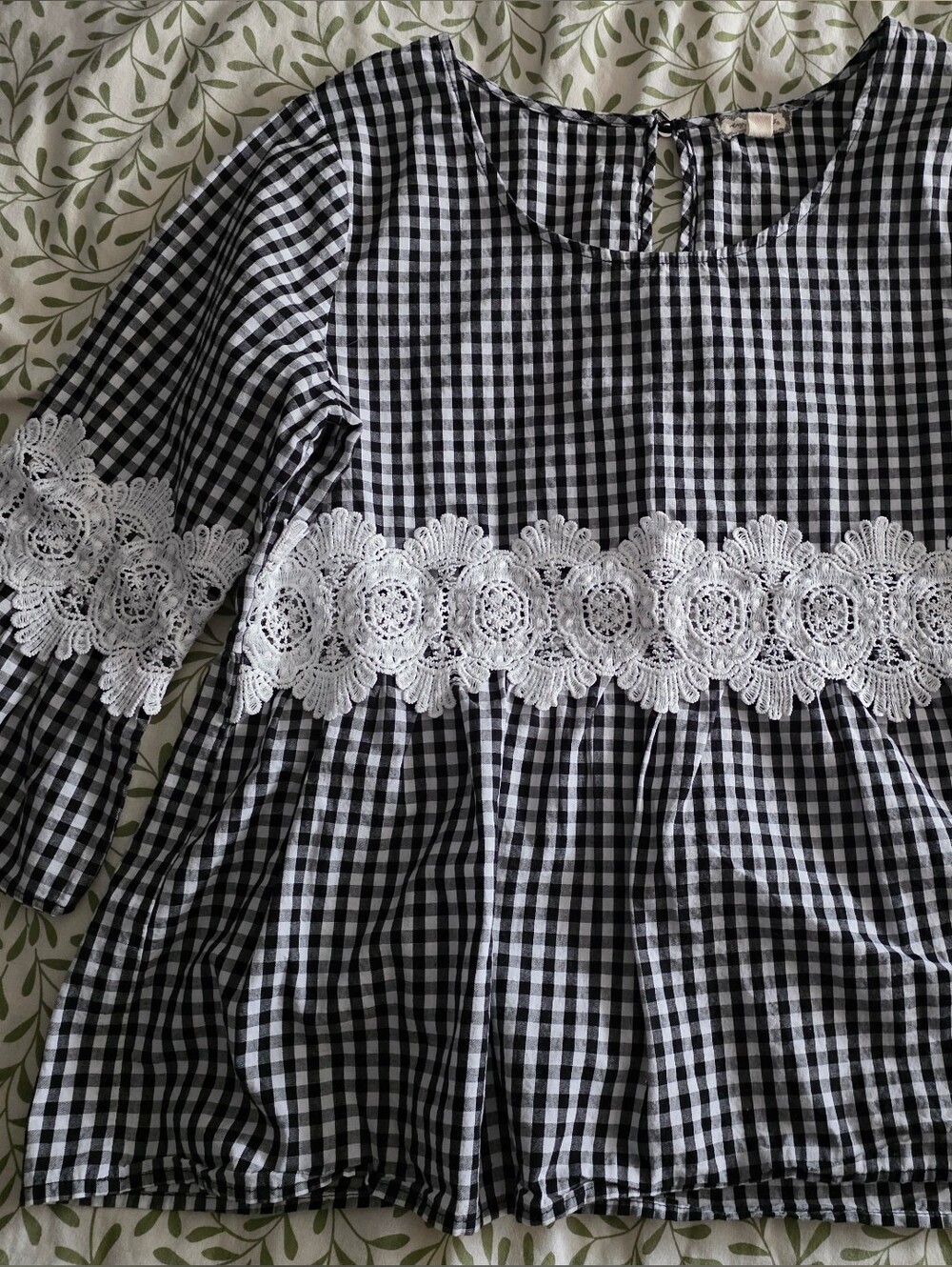 Eyeshadow Black and White Gingham with White Lace Trim